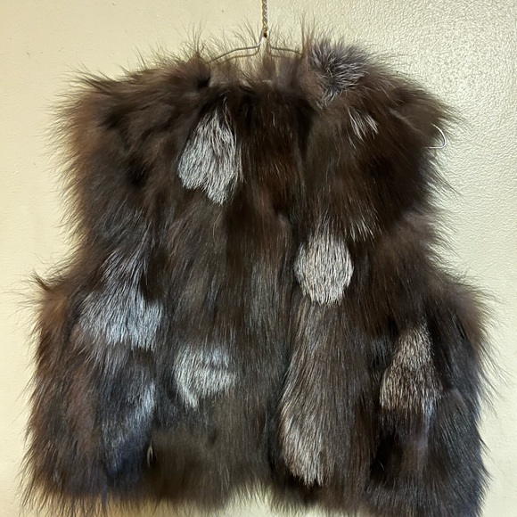 Fox Fur Vest - Picture 2 of 9